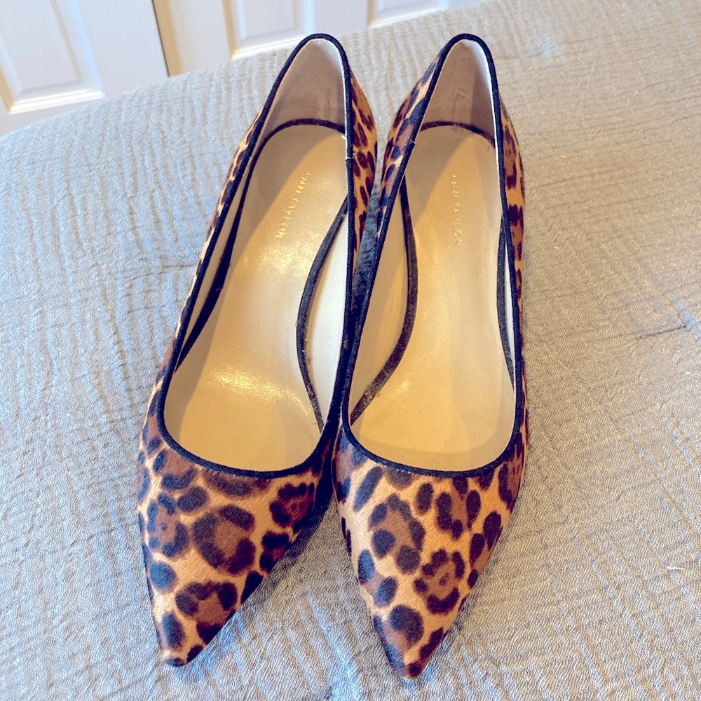 Anne Taylor soft print kitten heels
